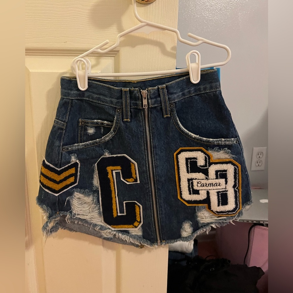 Vintage carmar denim skirt with patches